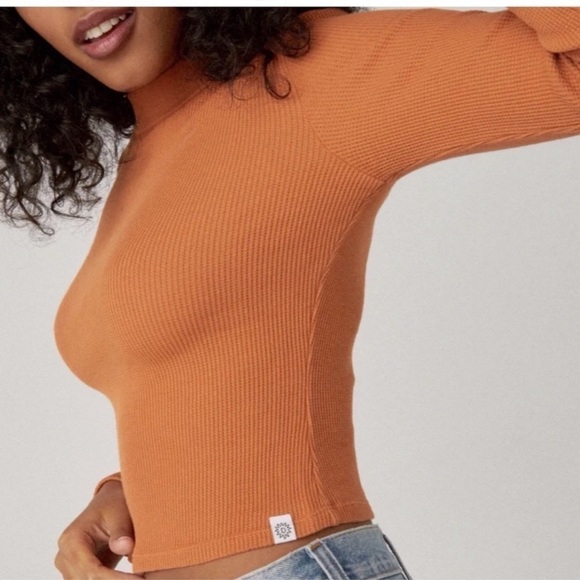 DAYDREAMER Cognac Mock Neck Thermal - Picture 2 of 13